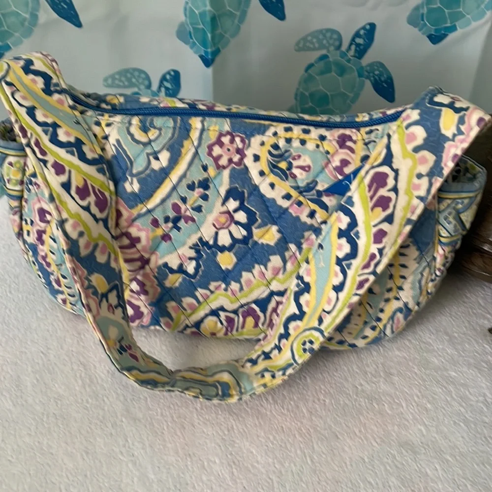Small Vera Bradley purse with coin purse. - Picture 2 of 8